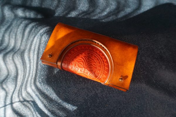 Blague à tabac en cuir - Marron et rouge