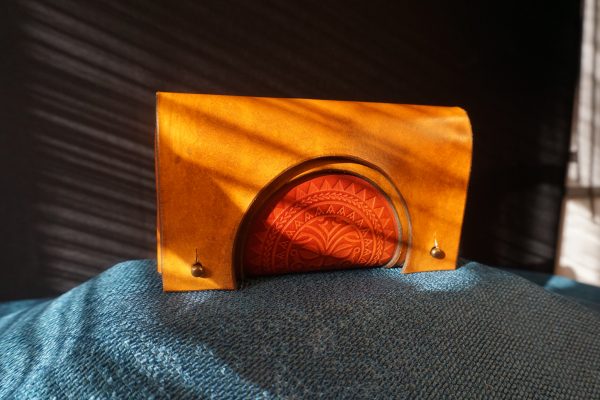 Blague à tabac en cuir - Marron et rouge – Image 3